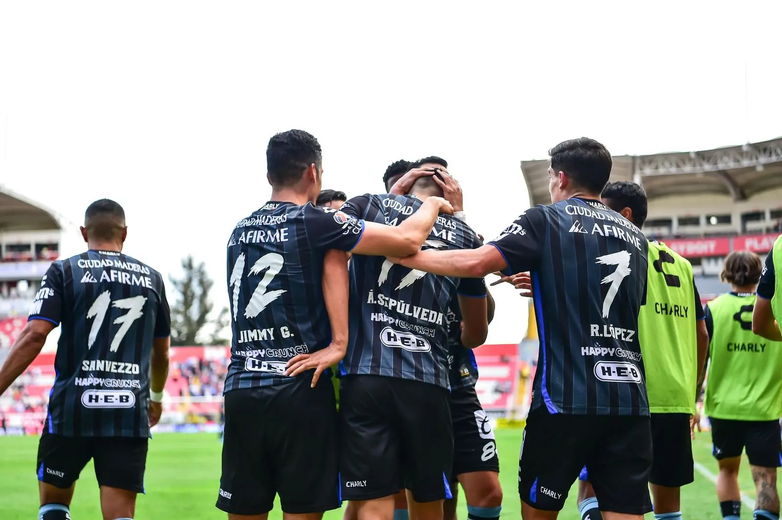 Gallos se impone a Necaxa que se sigue hundiendo