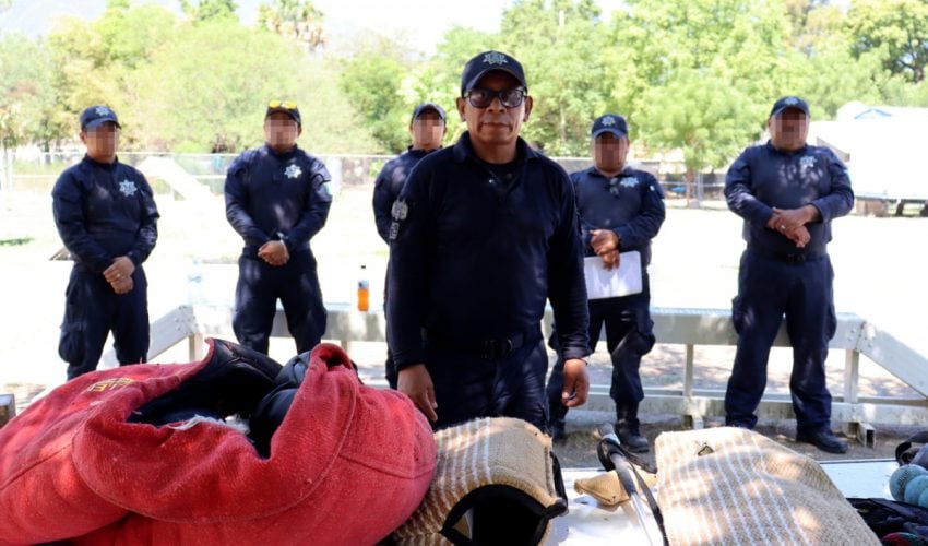 Guardia Estatal capacita a nuevos manejadores de perros de guardia y defensa