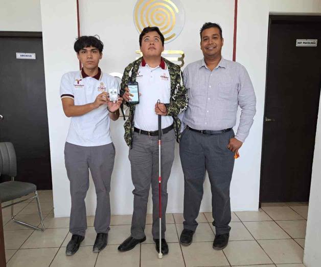 Crean estudiantes de Cobat prototipo para invidentes