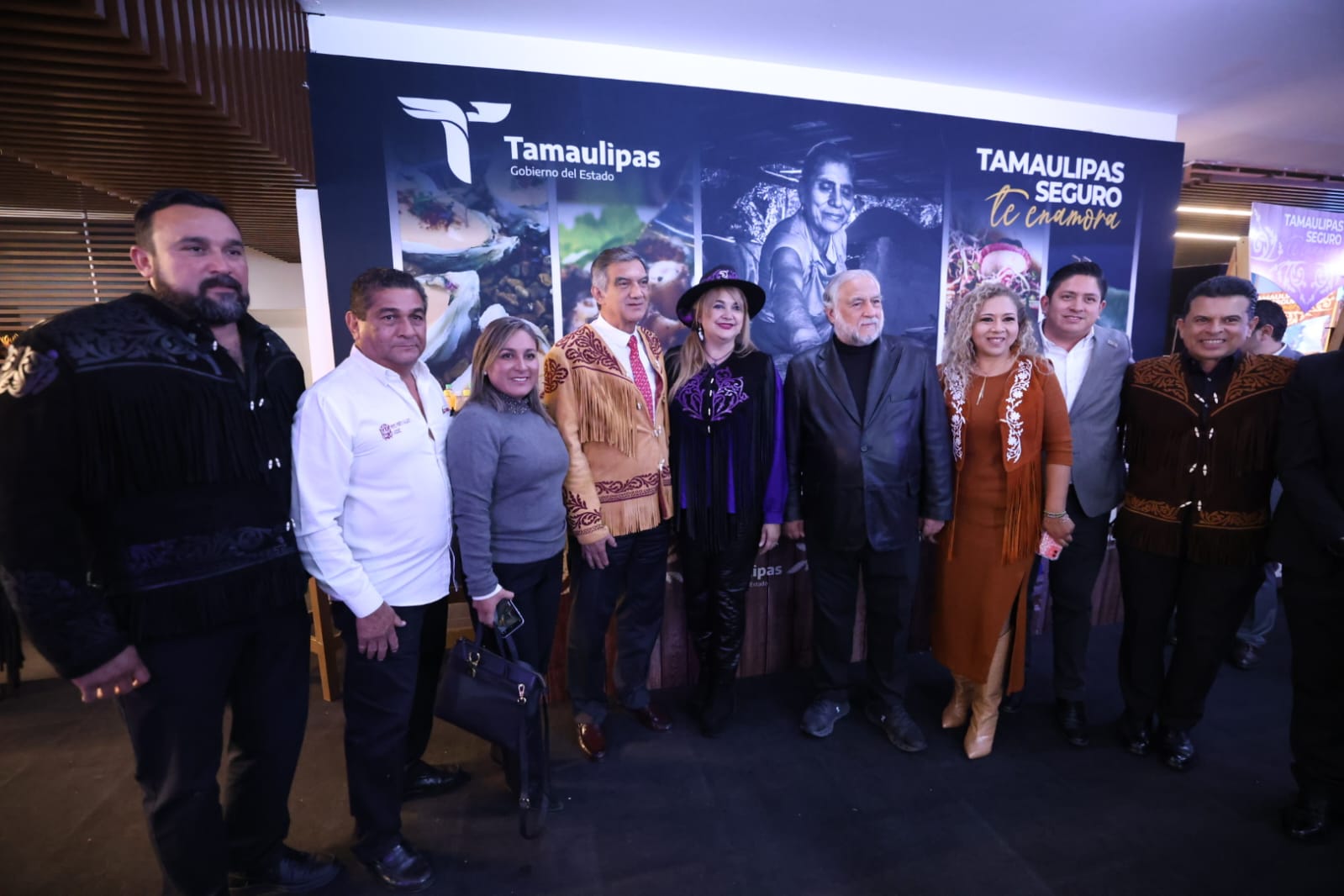 Inauguran exposición turística “Tamaulipas seguro te enamora” en punto México