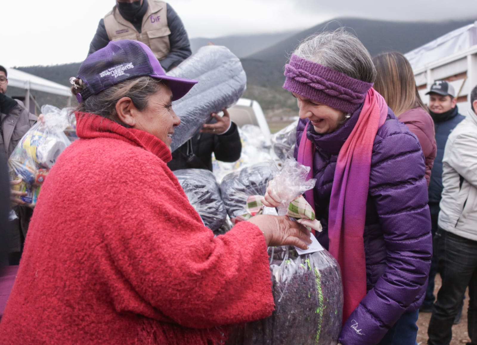 Benefician Gobierno del Estado y DIF Tamaulipas a 28 familias de Miquihuana con estufas ecológicas y celdas fotovoltaicas
