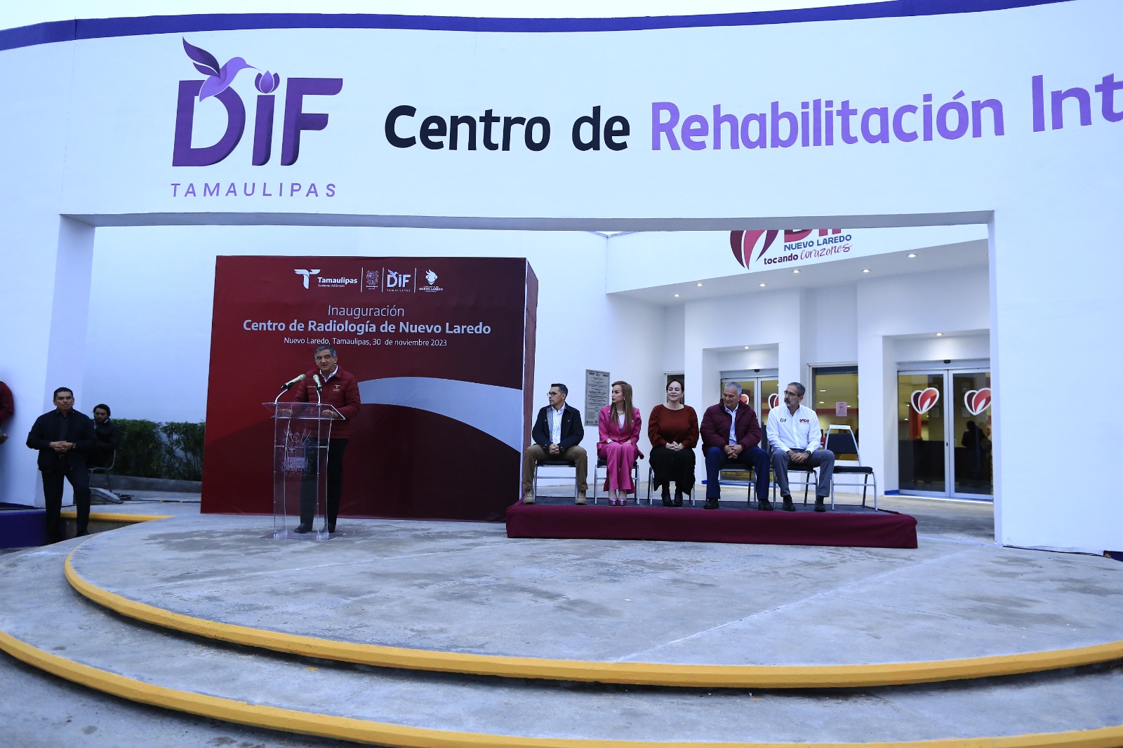 Inaugura Américo centro de radiología y supervisa hospitales en Nuevo Laredo
