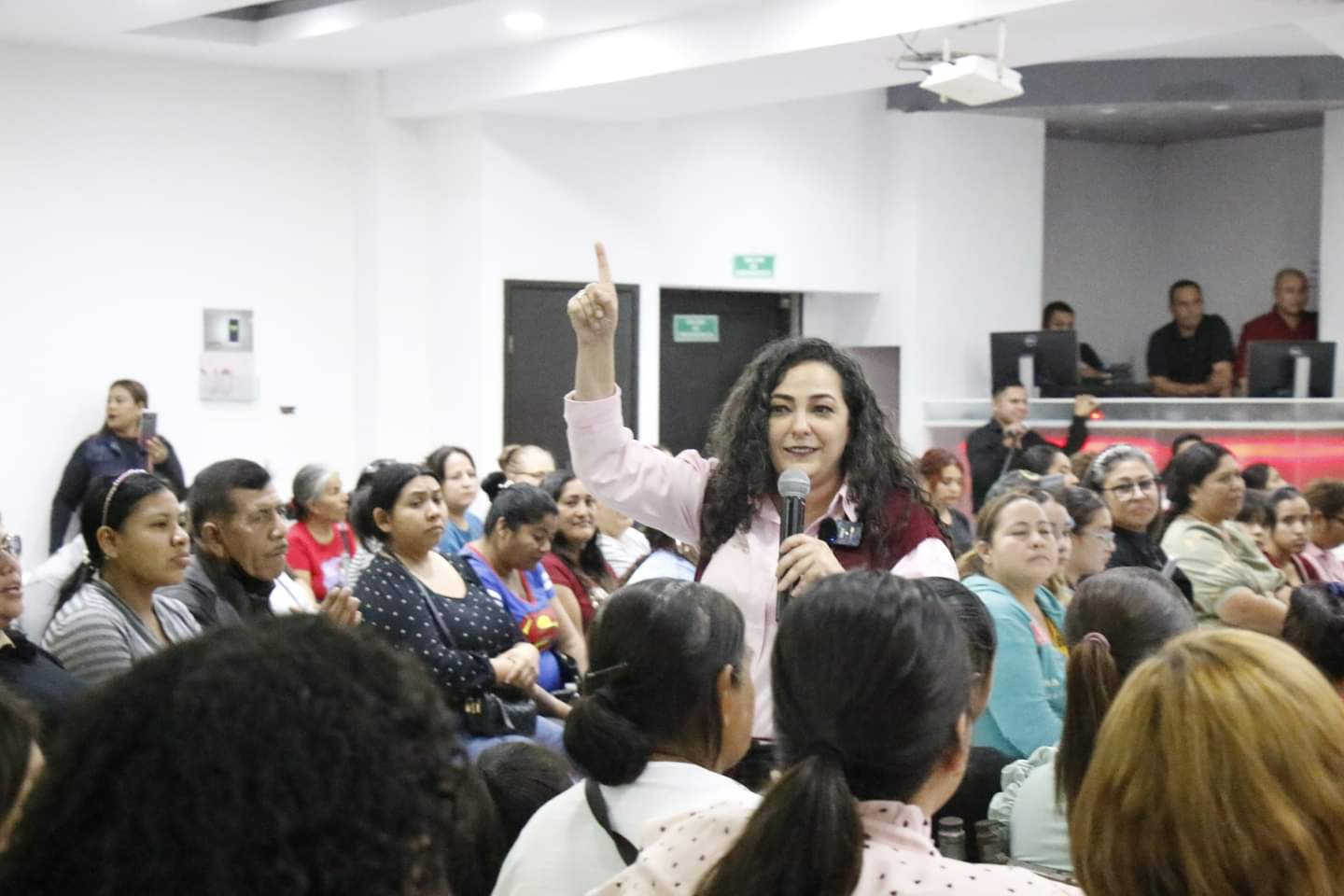 Mujeres de Rio Bravo conocen las características de la «Transformación Laboral”