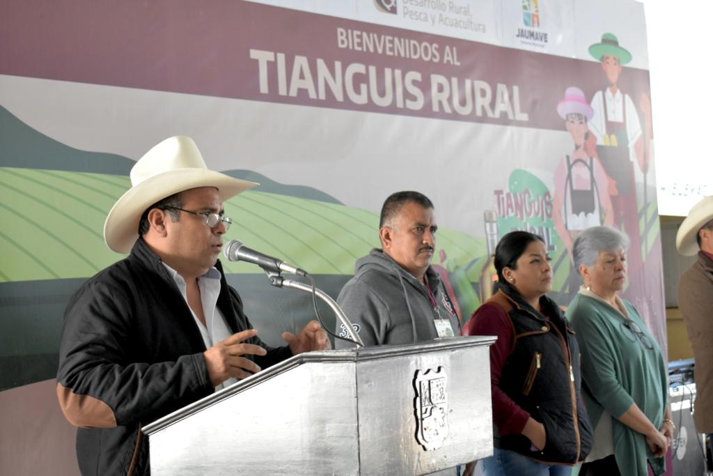 Agroproductores participan en Tianguis Rural en Jaumave