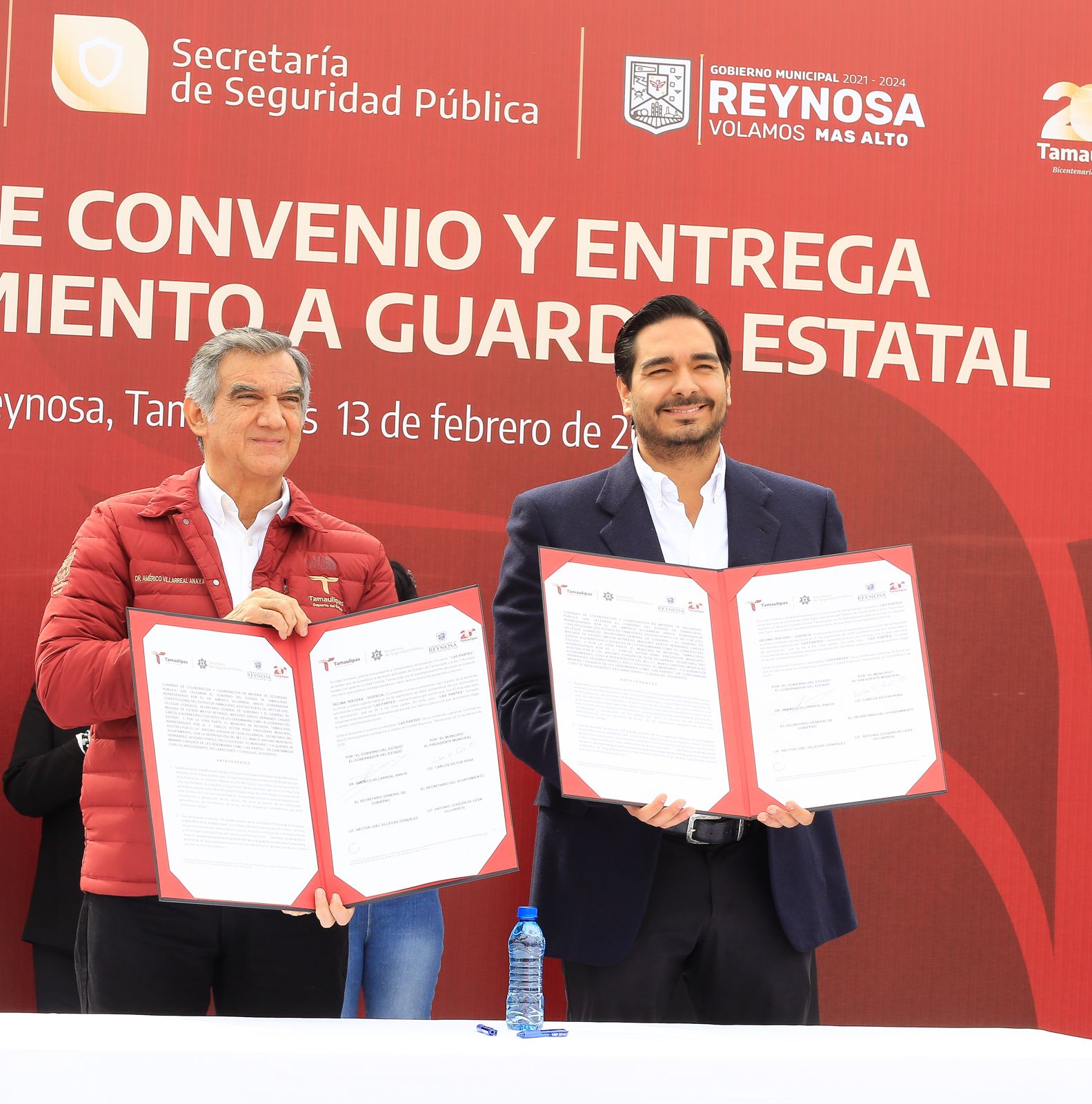 Refuerza gobernador seguridad en la frontera tamaulipeca; entrega patrullas y despliega más policías