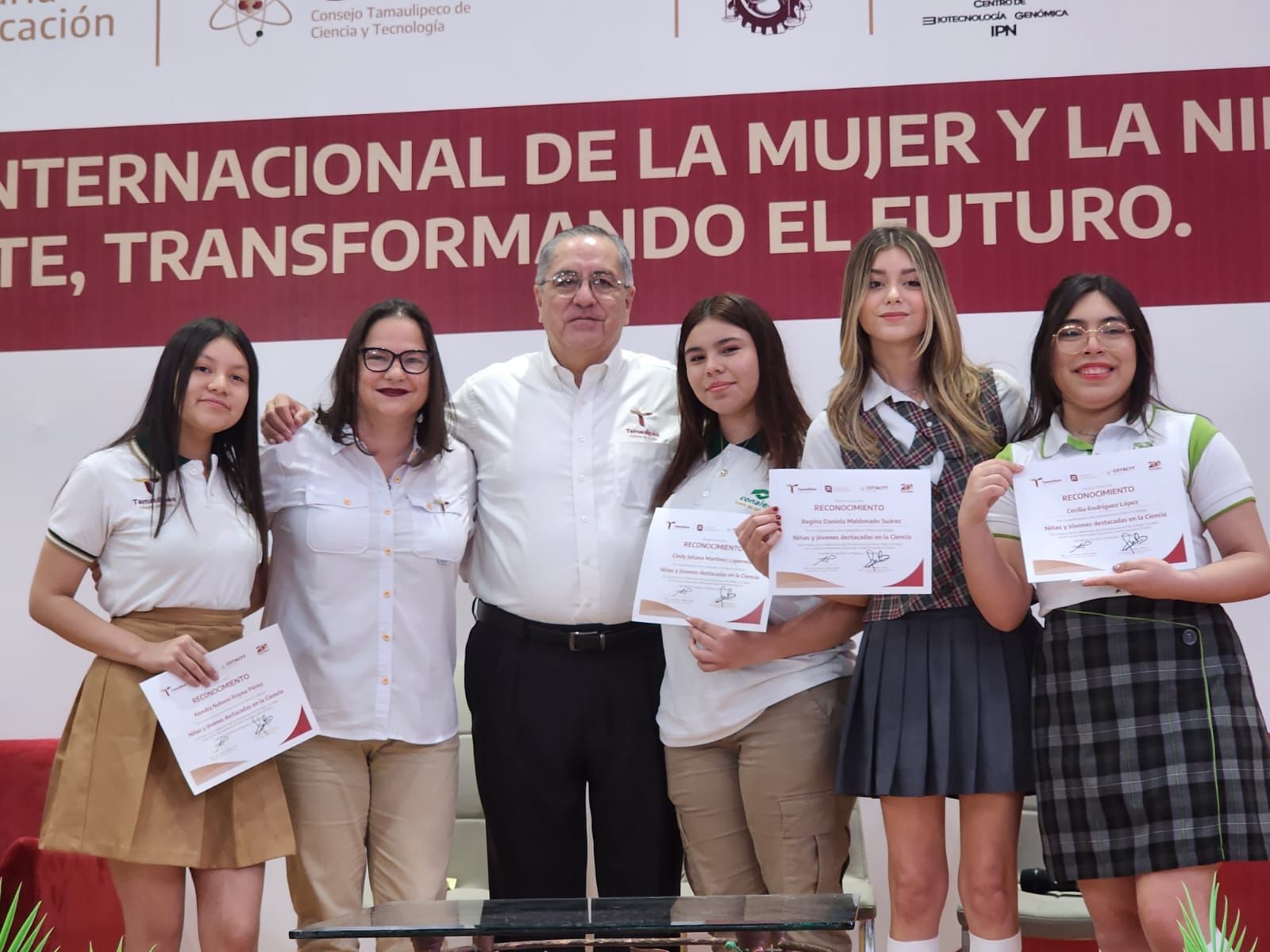 Alumnas destacadas de CONALEP Matamoros comparten su experiencia en evento internacional de ciencia