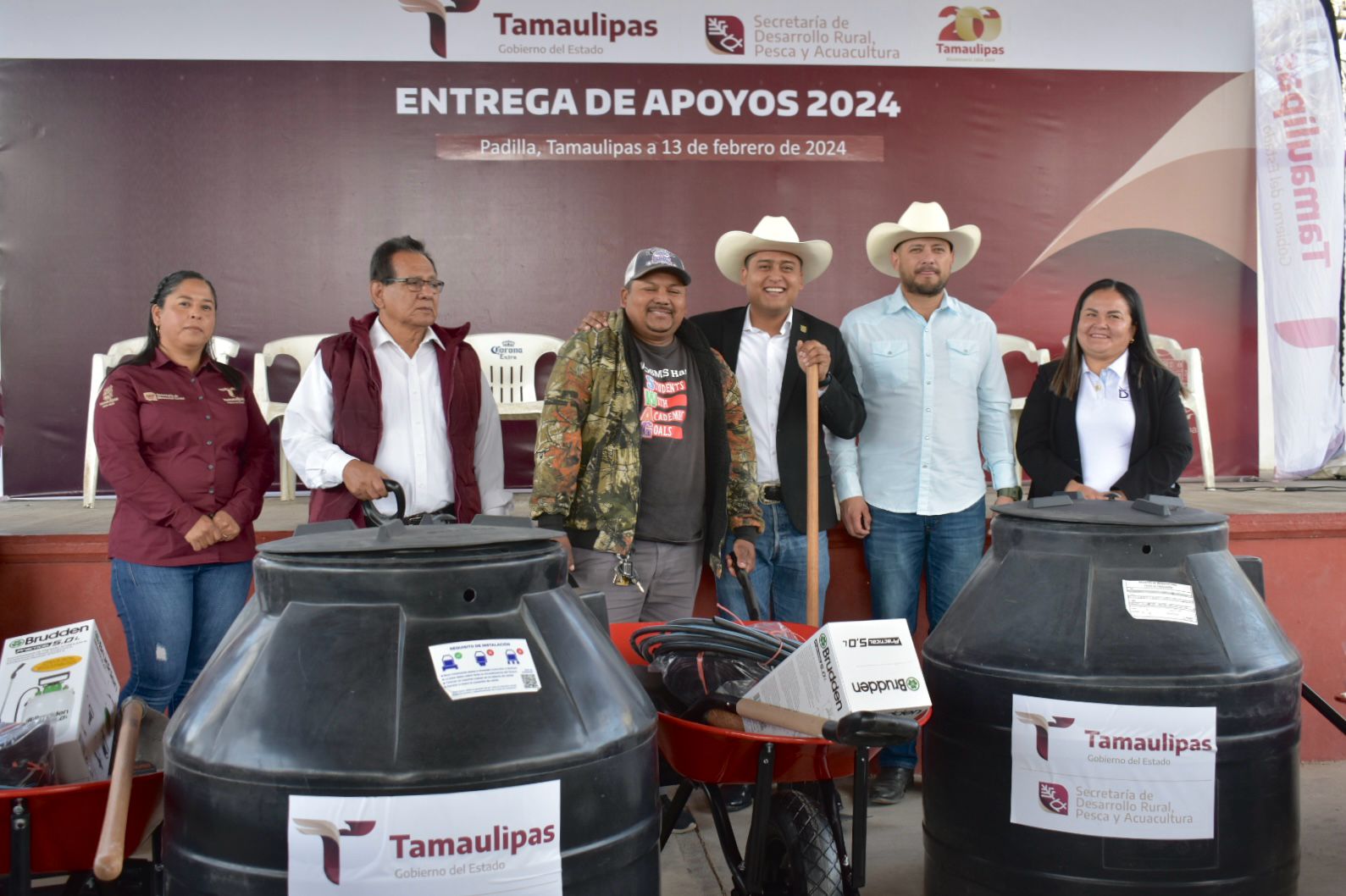 Benefician a familias de Padilla con la entrega de huertos de traspatio