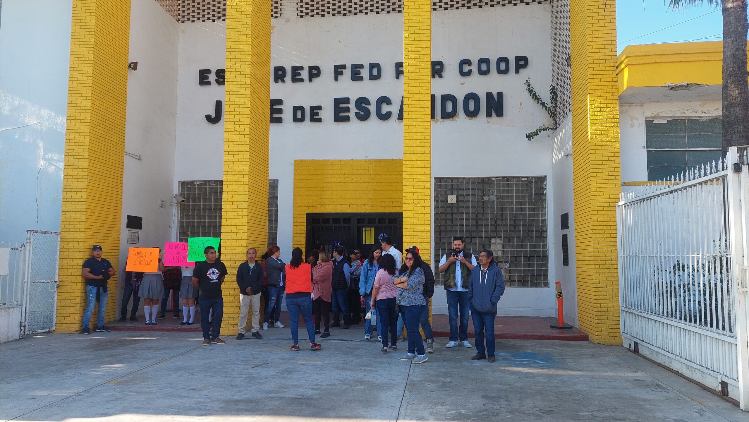 Sigue problemática en preparatoria José de Escandón en Reynosa