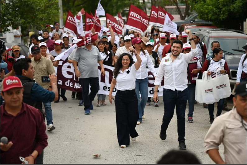 Olga Sosa y Beto Granados llevan propuestas de Morena a familias de Matamoro