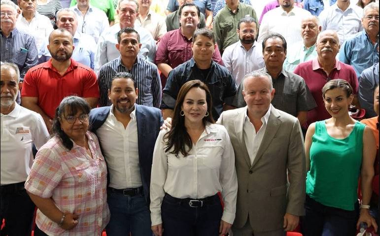 Carmen Lilia y Carlos Canturosas se reúnen con el sector de la construcción