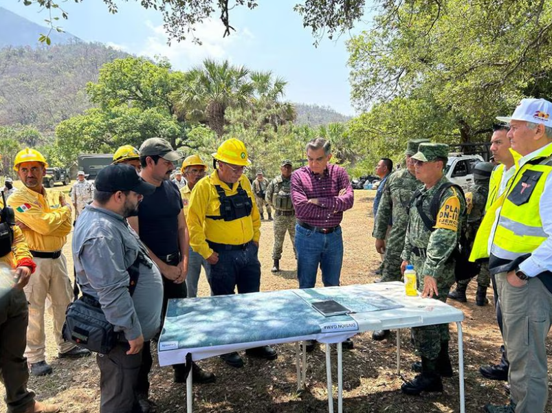 Supervisa Américo Villarreal combate al incendio en Cañón del Novillo, en Tamaulipas