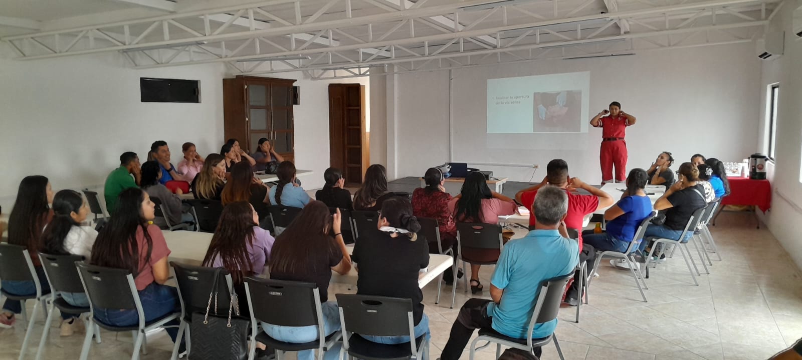Capacita Cruz Roja Reynosa a personal de escuelas