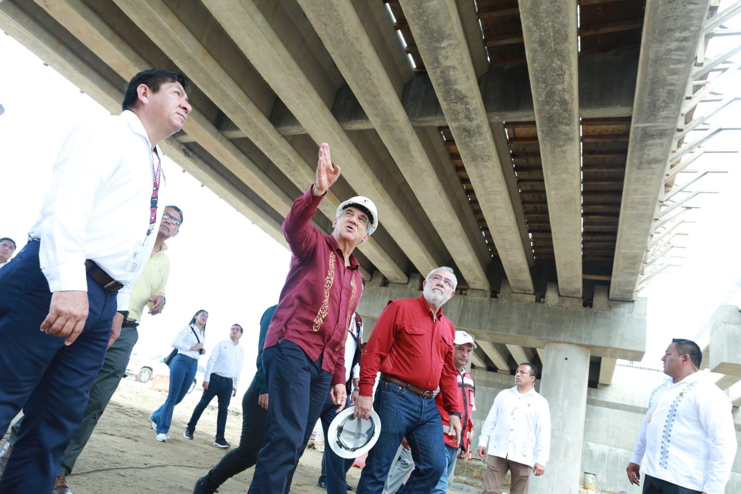 Supervisa Américo avances del Puente de la Esperanza y del nuevo hospital del ISSSTE