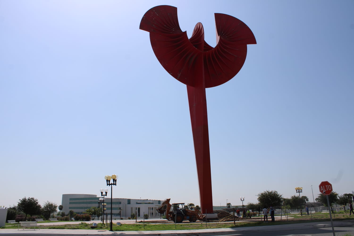 Restaura Obras Públicas Águila del Bicentenario