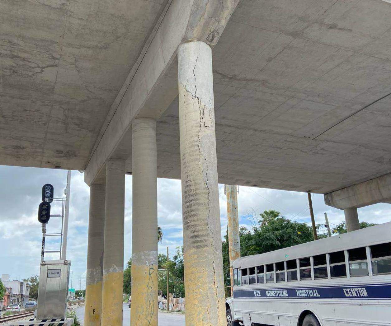 Alertan de grietas en puente elevado en Reynosa