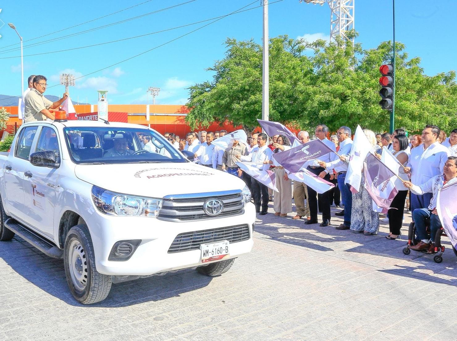 El gobernador Américo Villarreal Anaya da apoyo a los productores de sorgo con «270 MDP»