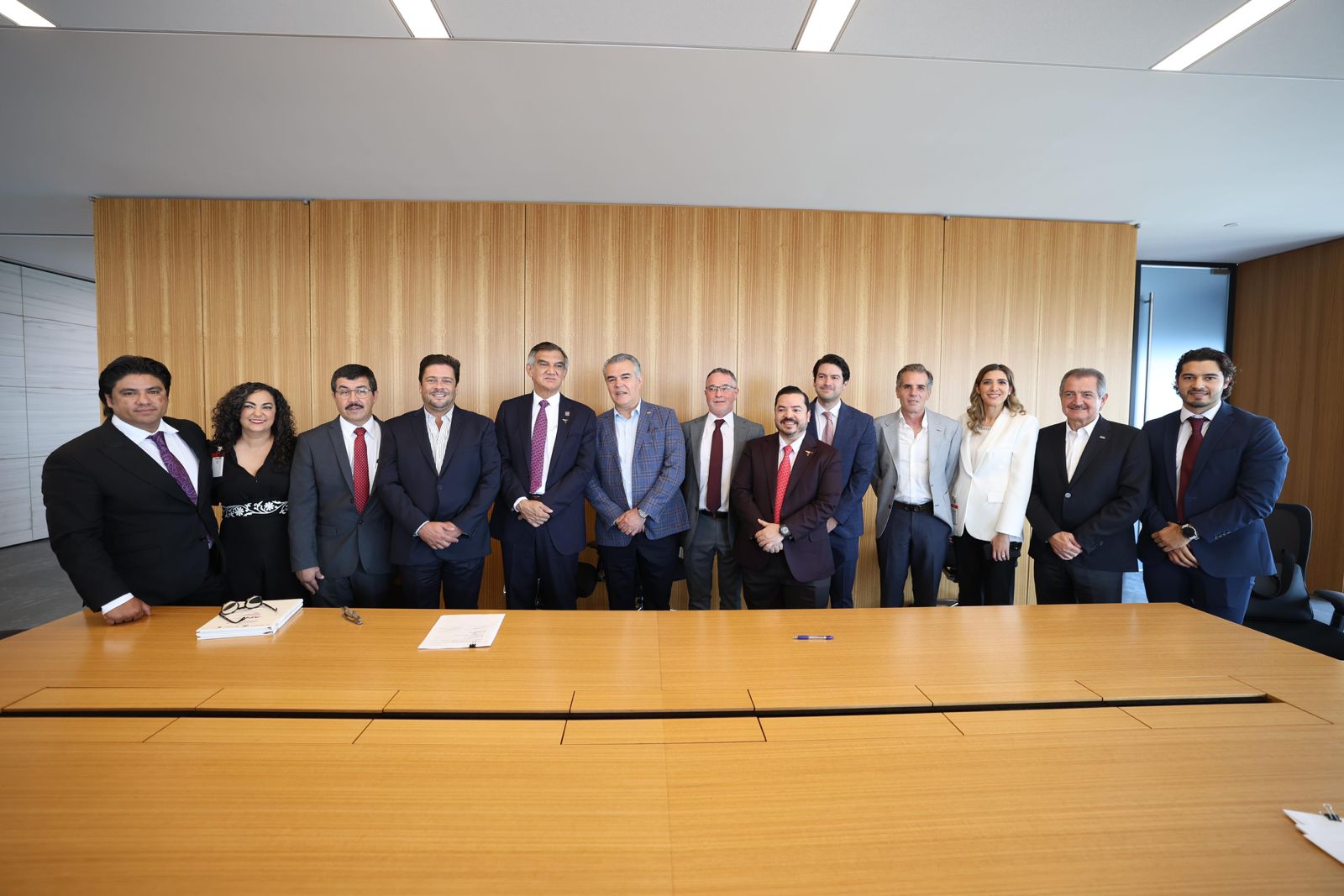 El gobernador Américo Villarreal y Woodside Energy Fortalecen acuerdos para el bienestar social