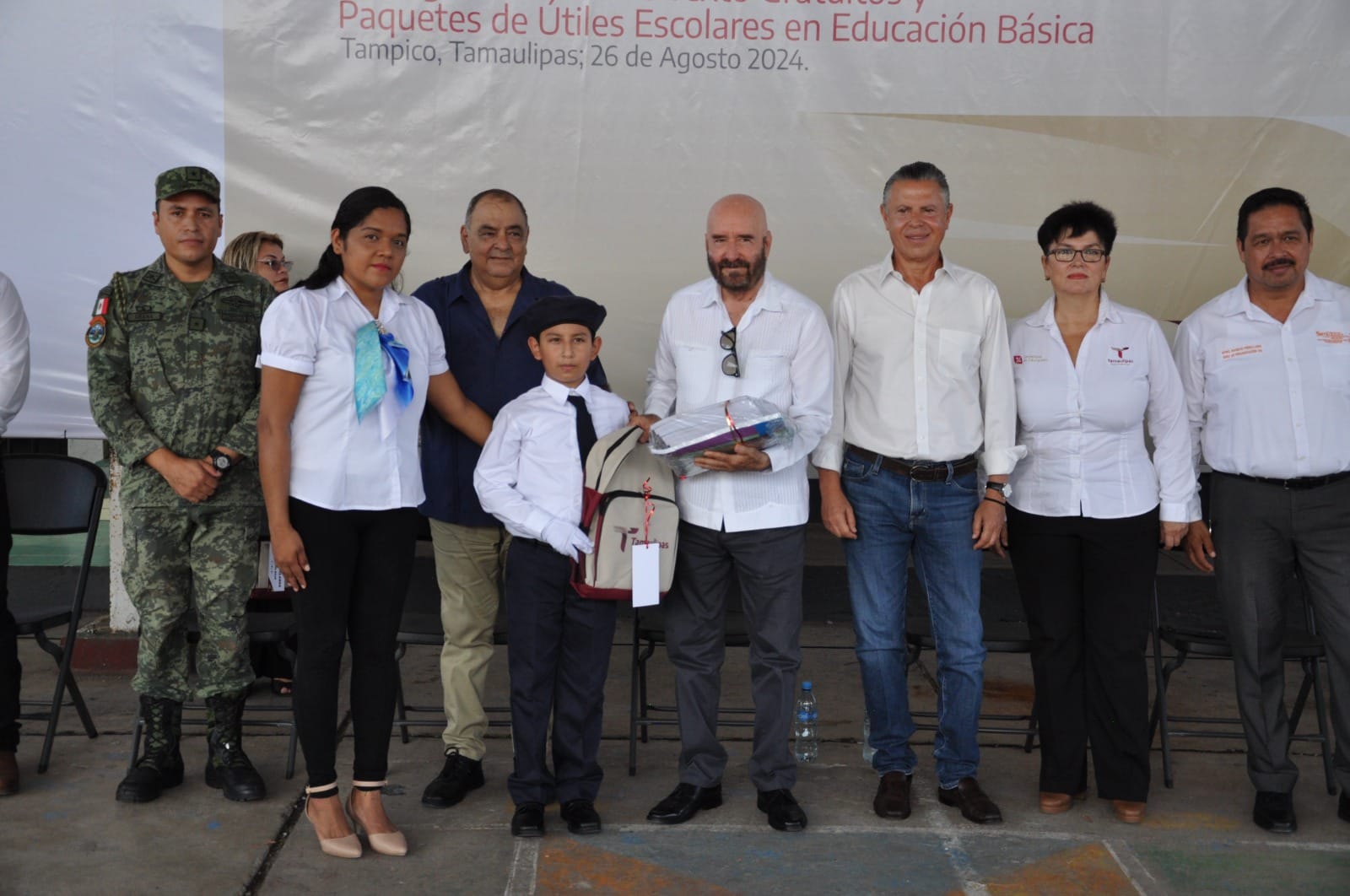 Destaca el secretario de RH apoyo del gobernador a la economía familiar en el regreso a clases