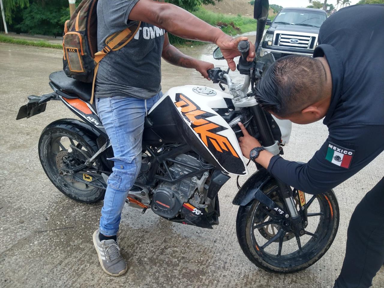 Guardia Estatal aplica operativo de Moto Segura