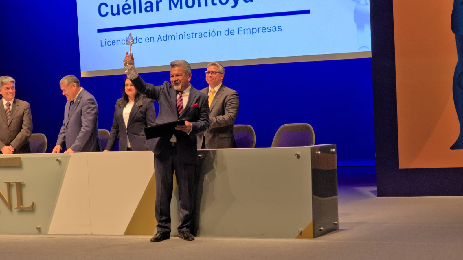 Recibe el reconocimiento a la excelencia al Vocero de Seguridad de Tamaulipas