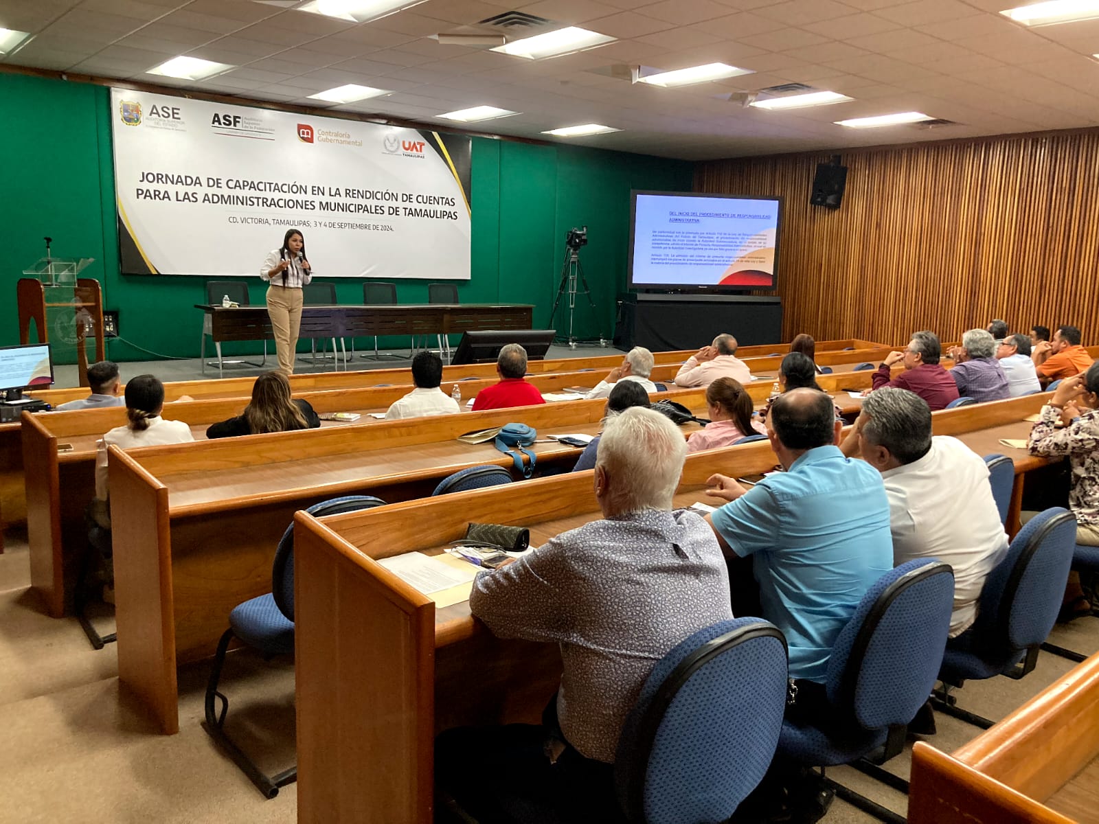 Concluye capacitación para los nuevos servidores públicos municipales en la región centro