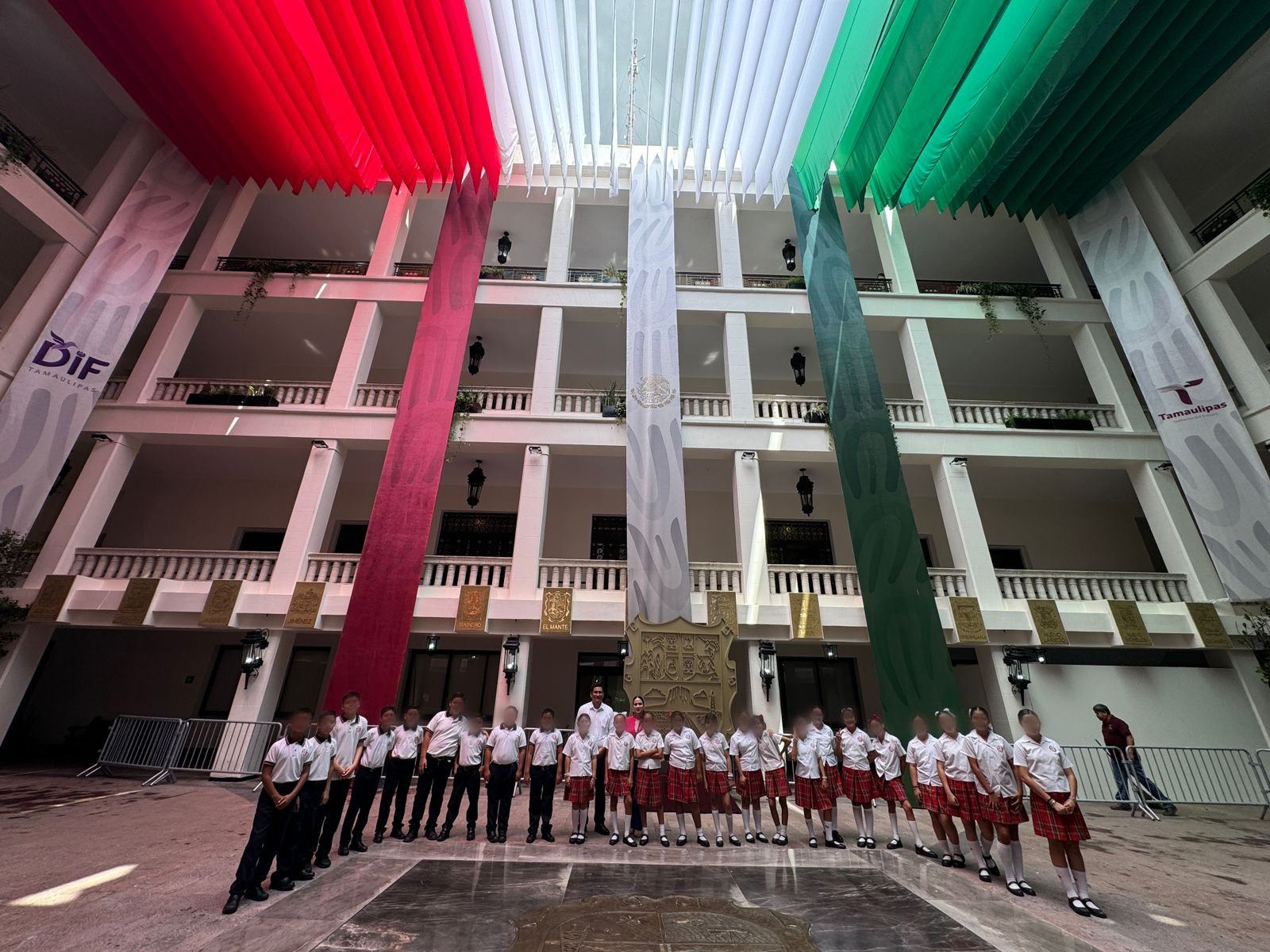 3 mil estudiantes visitan la exposición “Historia en Transformación”