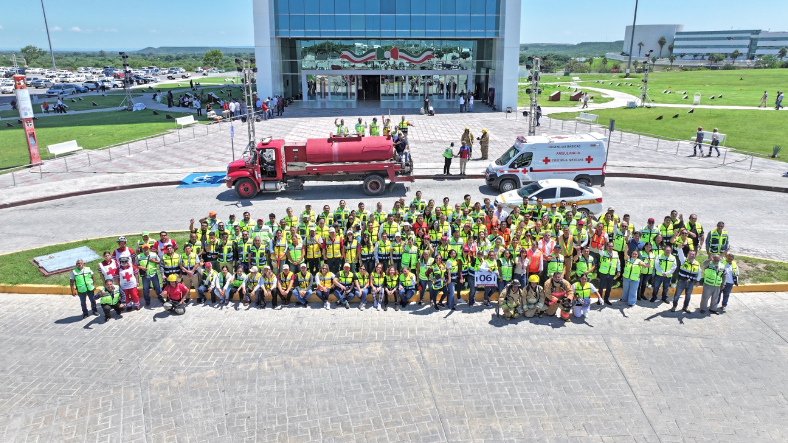 Evacuan a 2173 personas en el Simulacro Nacional 2024 de la Torre Bicentenario