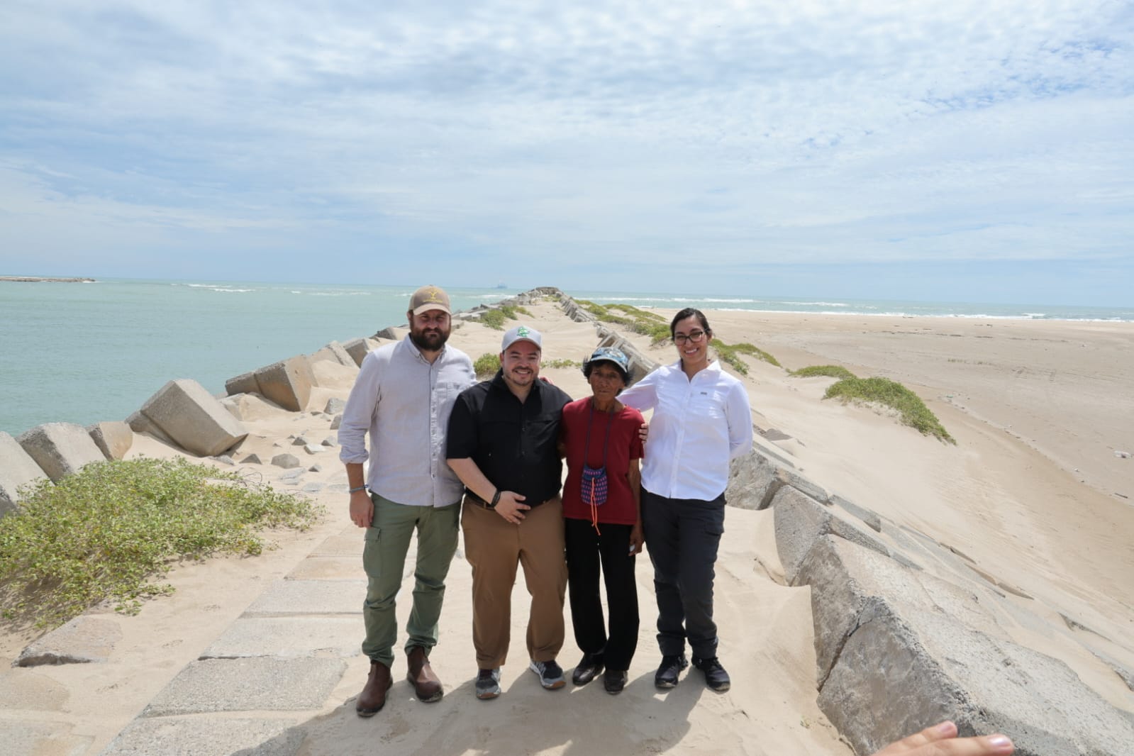 Secretaría de Desarrollo Energético y New Fortress Realizan evaluación de proyectos factibles para la comunidad