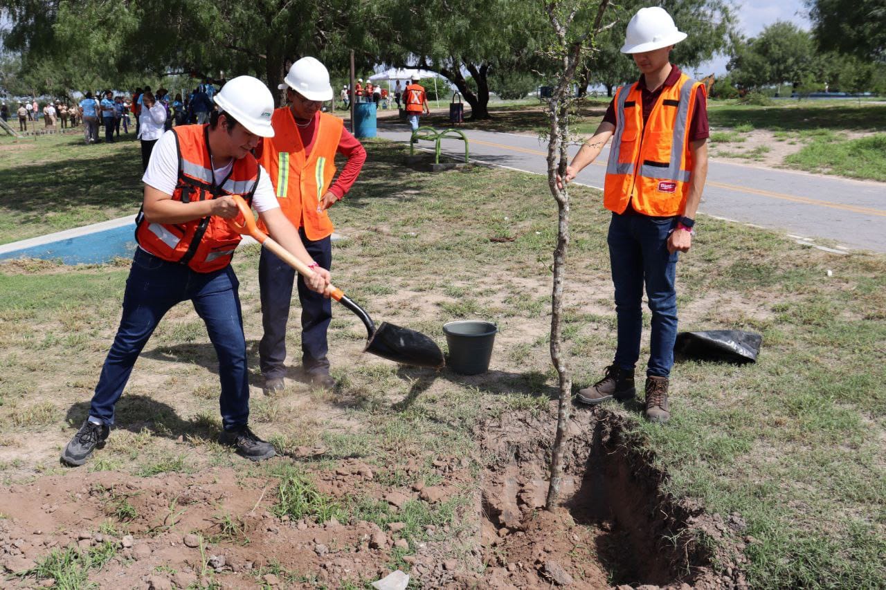 SEDUMA y Estudiantes se unen para reforestar laguna La Escondida en Reynosa