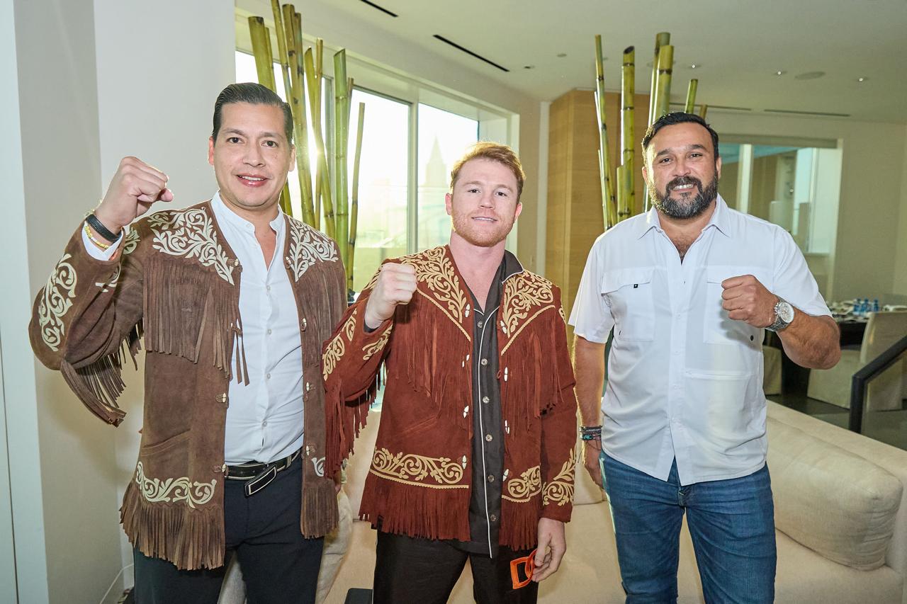 Se presentan el segundo cinturón tamaulipeco en Las Vegas y «Canelo» Álvarez se enfunda la cuera