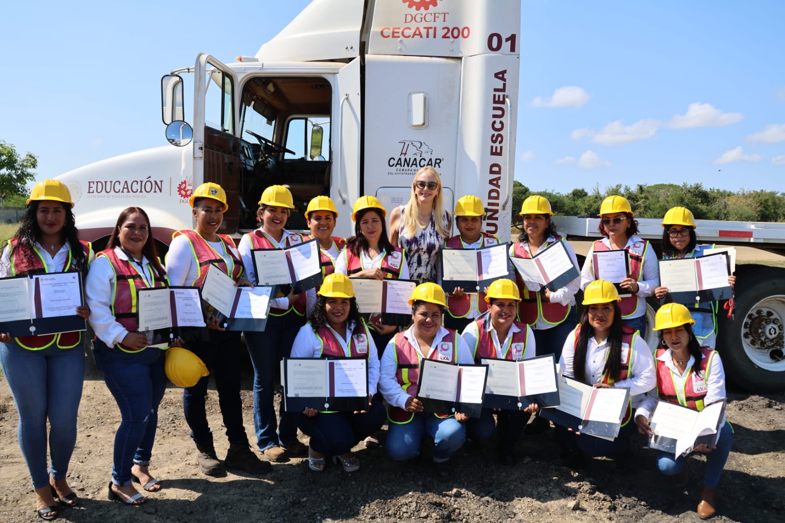 Finaliza Mujeres 4×4 en Altamira con firma de convenio Punto Rosa para apoyo a mujeres