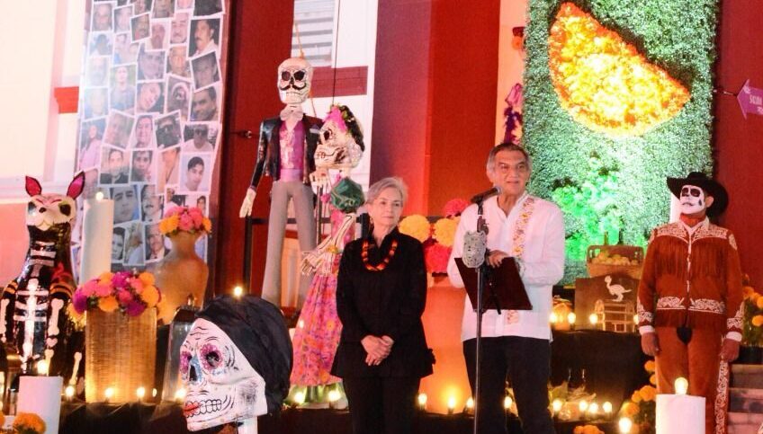 Fortaleciendo tradiciones: El gobernador y su esposa destacan en la celebración del Día de Muertos en Tamaulipas