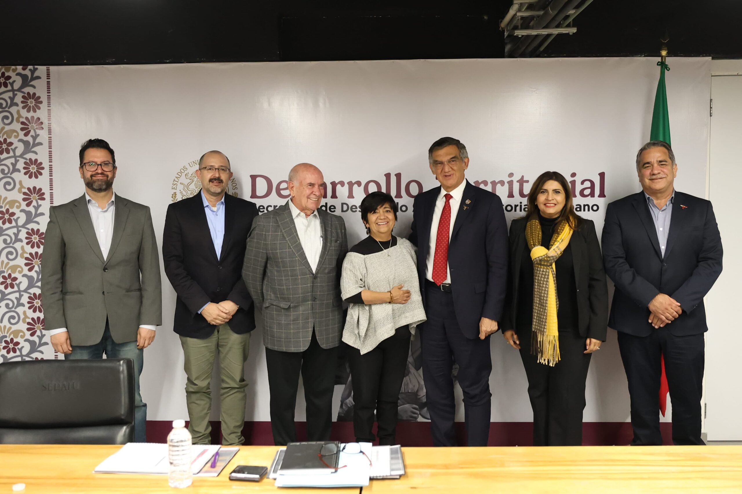 El gobernador Américo Villarreal y Sedatu acuerdan estrategias para consolidar la tenencia de la tierra