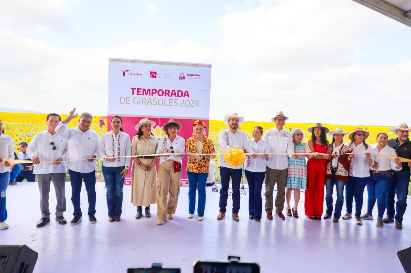 El Gobierno de Tamaulipas fomenta el turismo natural con la promoción de campos de girasoles