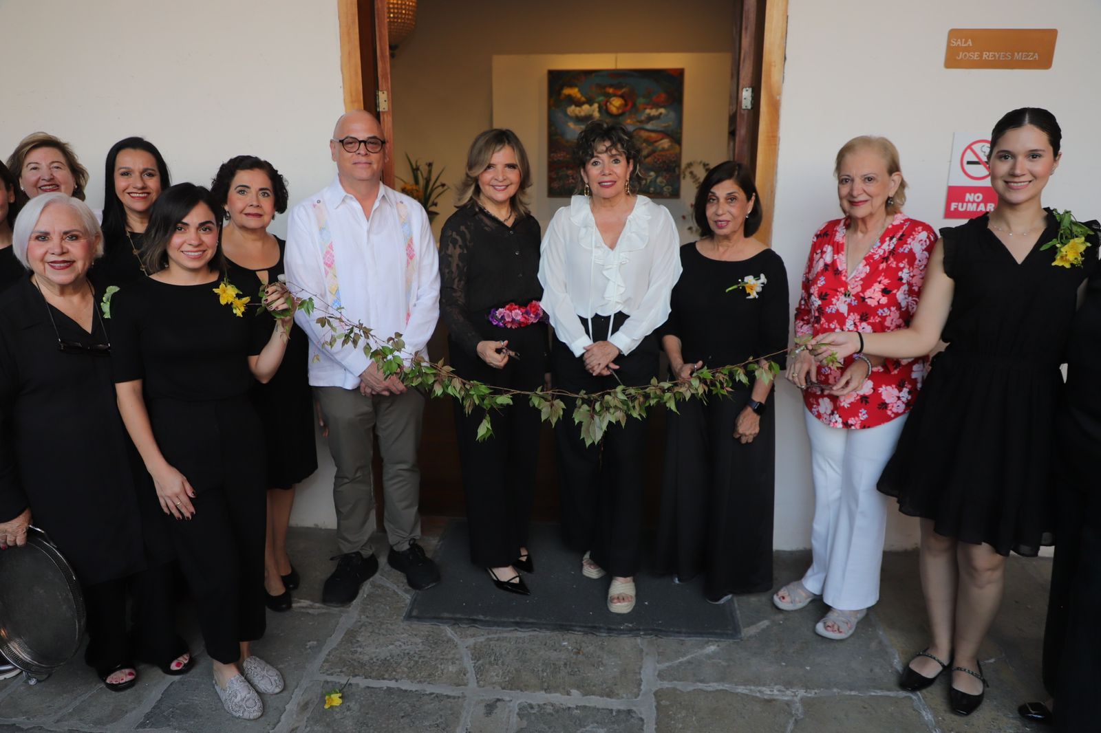 Inauguran ‘Arte y Flores’, una Celebración de la Belleza Natural en el Arte