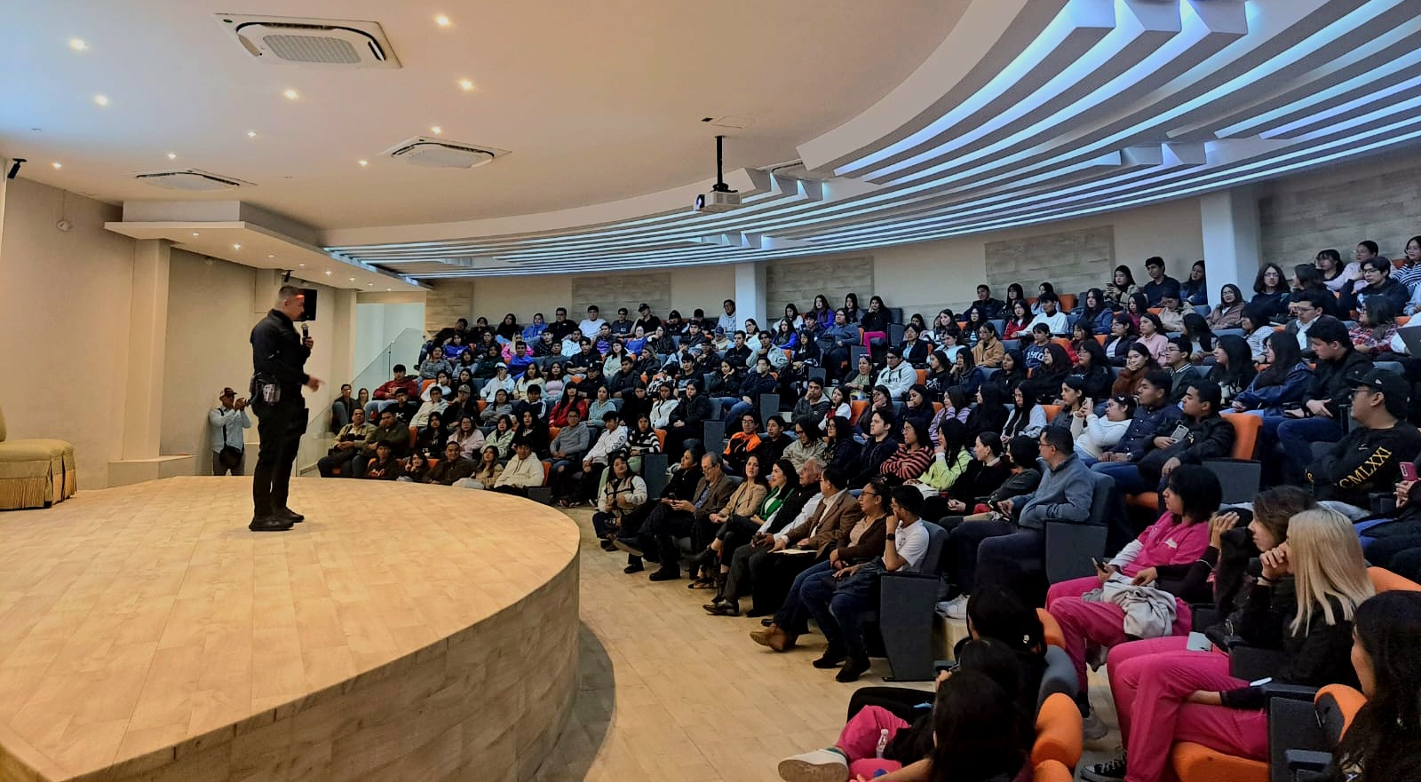 Guardia Estatal lleva programas de prevención a docentes y estudiantes universitarios