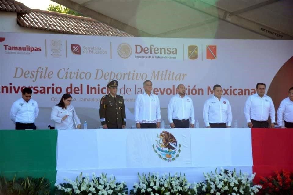 El gobernador Américo Villarreal presidió el desfile de la Revolución en Ciudad Victoria