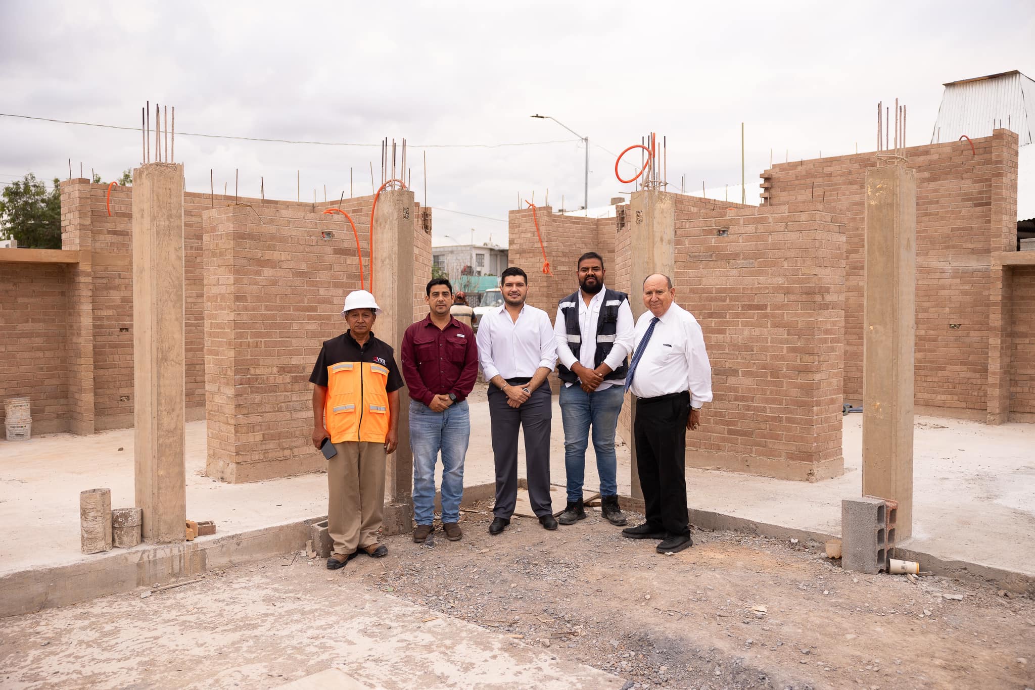 Alcalde Beto Granados supervisa construcción de estancia