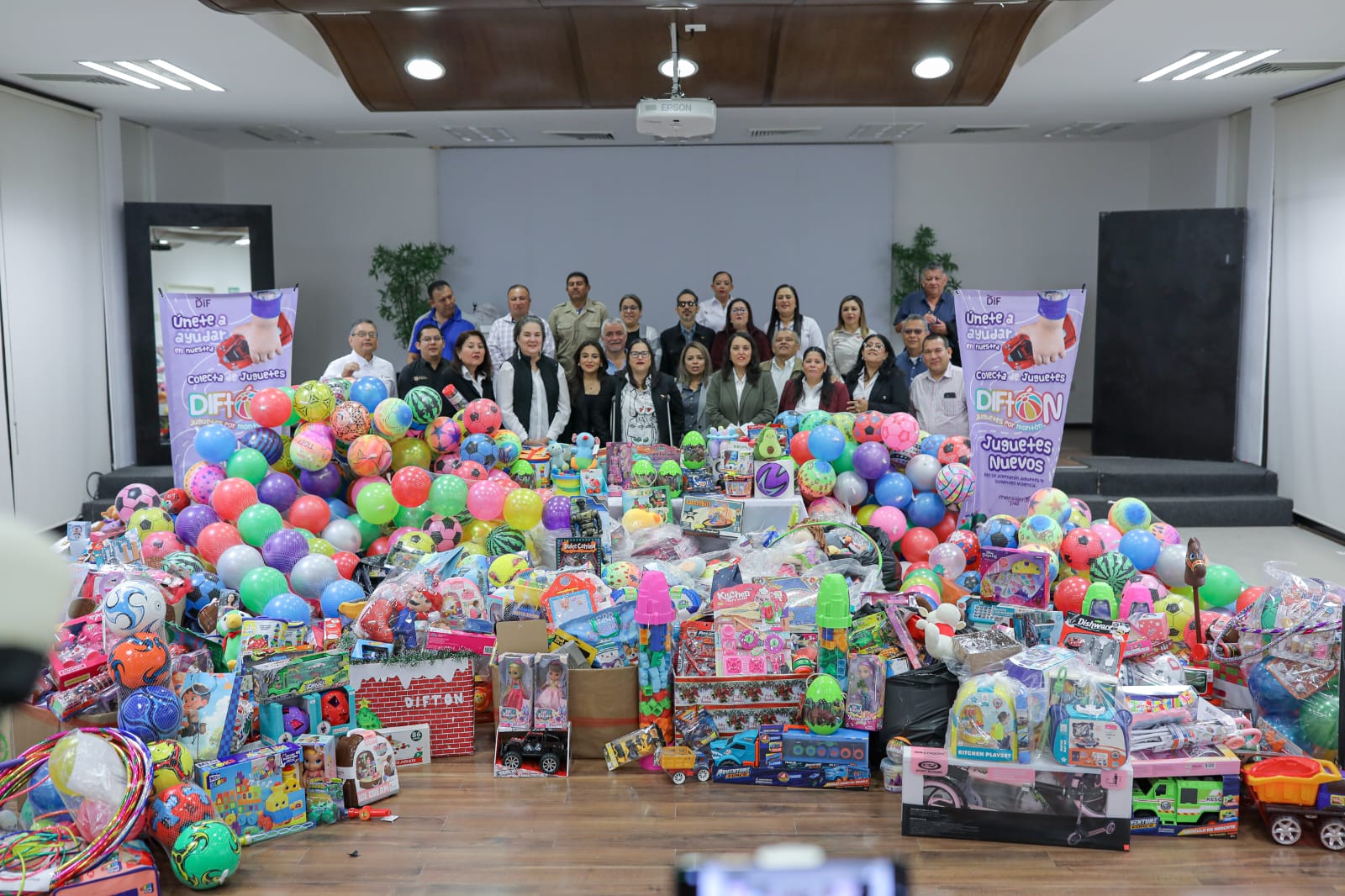 DIF Tamaulipas logra reunir más de 14 mil sonrisas con juguetes del DIFtón 2024.