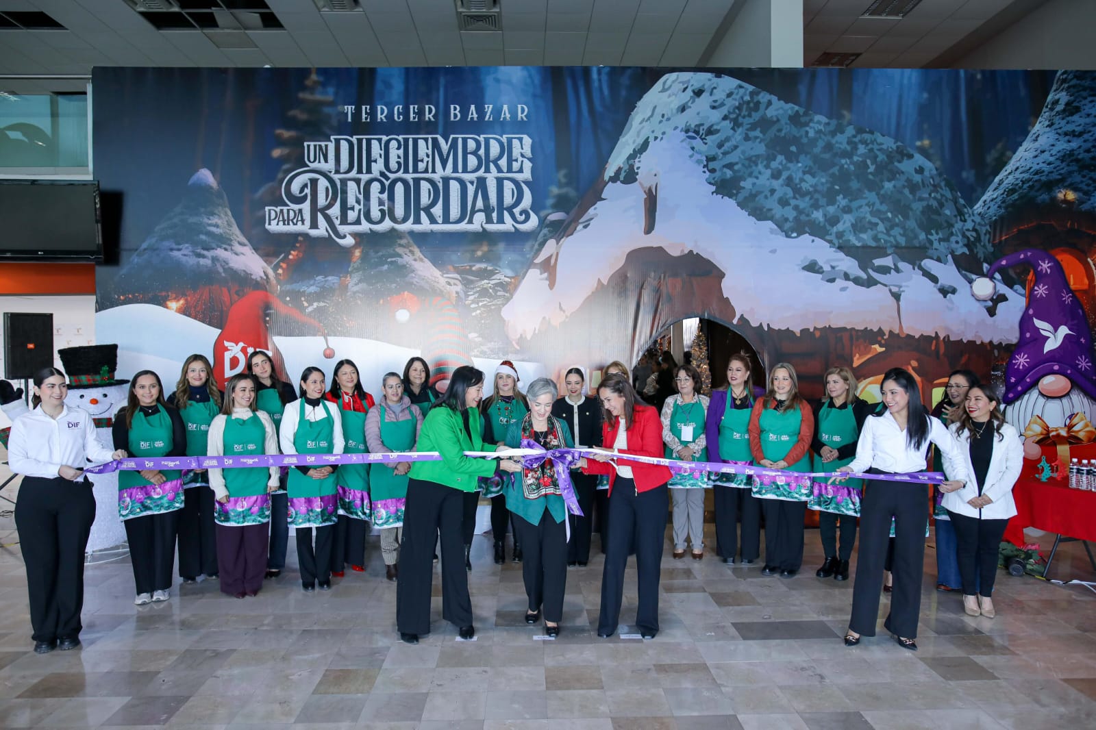 María de Villarreal impulsa el espíritu navideño con el inicio del tercer bazar «Un DIFciembre para Recordar’