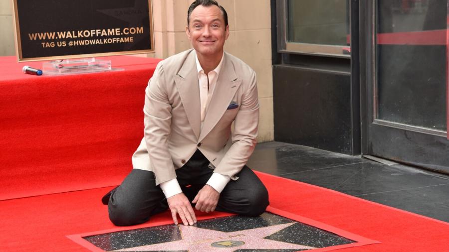 Jude Law recibe estrella en el Paseo de la Fama de Hollywood