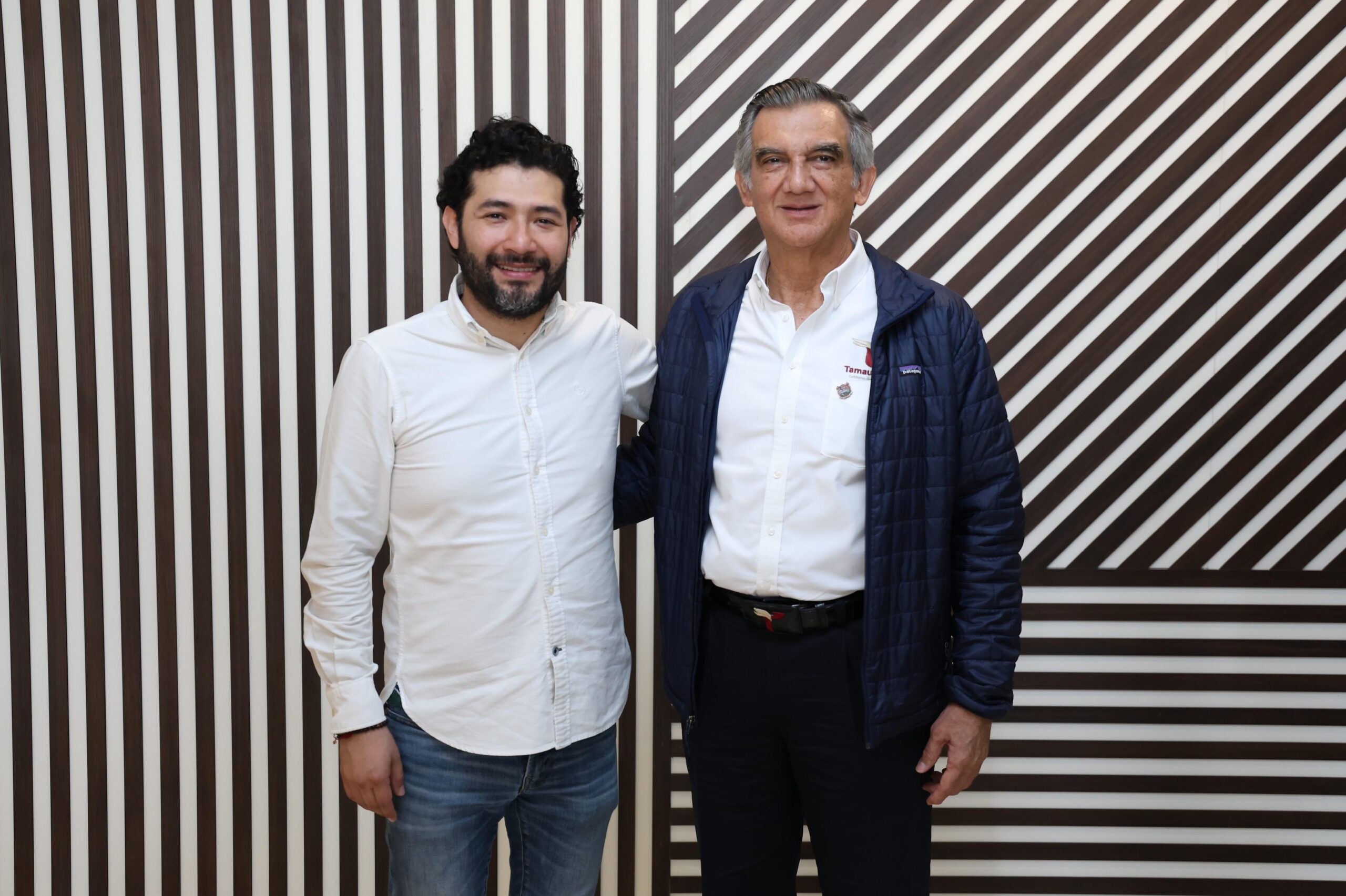 El gobernador Américo Villarreal supervisa acciones en la Ribereña y escucha a paisanos repatriados