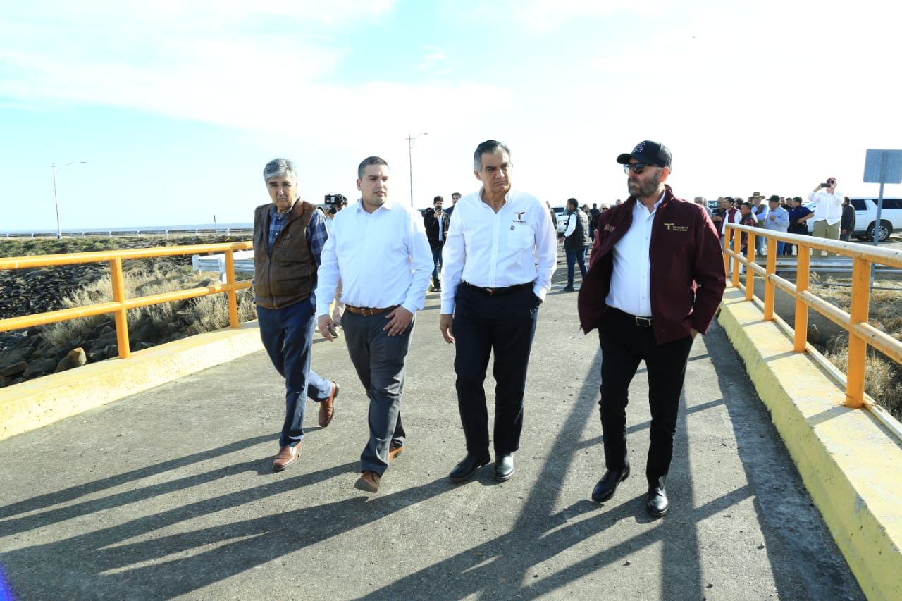 El gobernador Américo Villarreal atiende inquietudes de los usuarios de la Presa Falcón en diálogo con la CILA