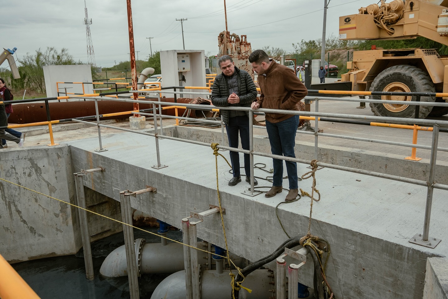 Alcalde Beto Granados supervisa la instalación de nueva bomba en cárcamo del Ejido La Venada para mejorar el suministro de agua