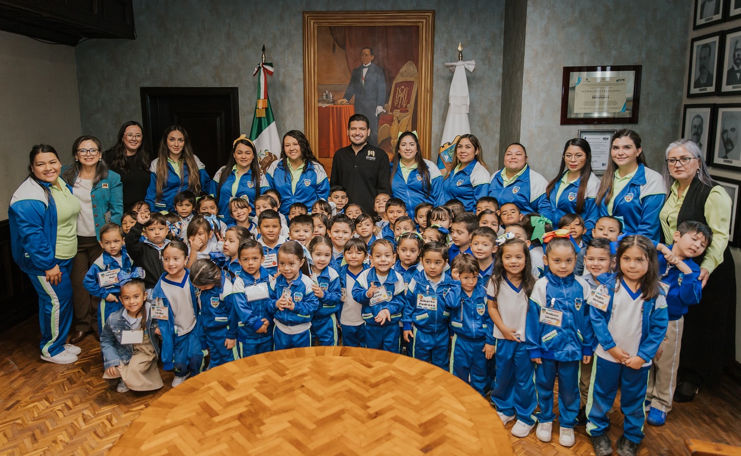 El alcalde Beto Granados recibe a niños, niñas y maestras del jardín de niños “Francisco Pérez Ríos” en una visita especial al Ayuntamiento