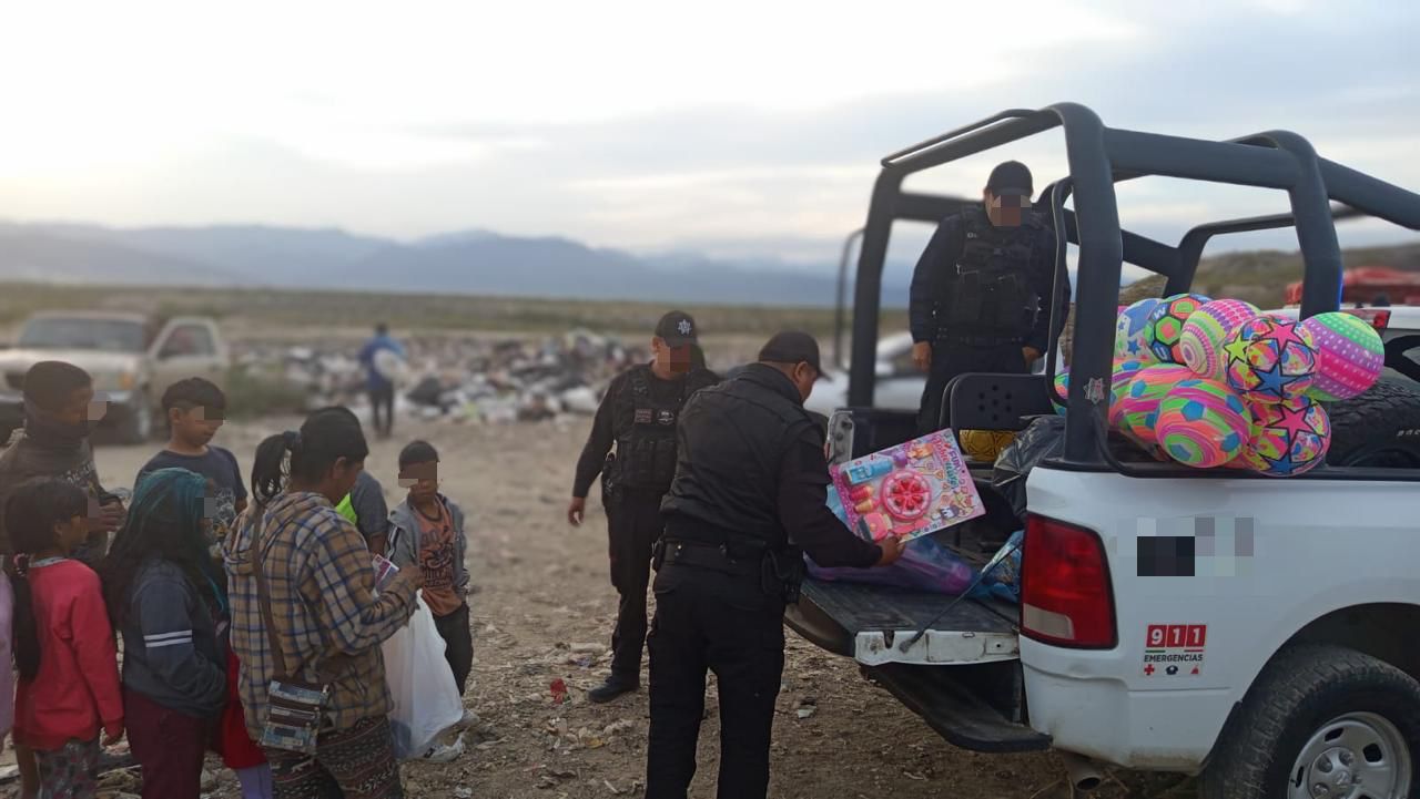Guardia Estatal comparte sonrisas con menores en Ciudad Victoria con regalos y dulces