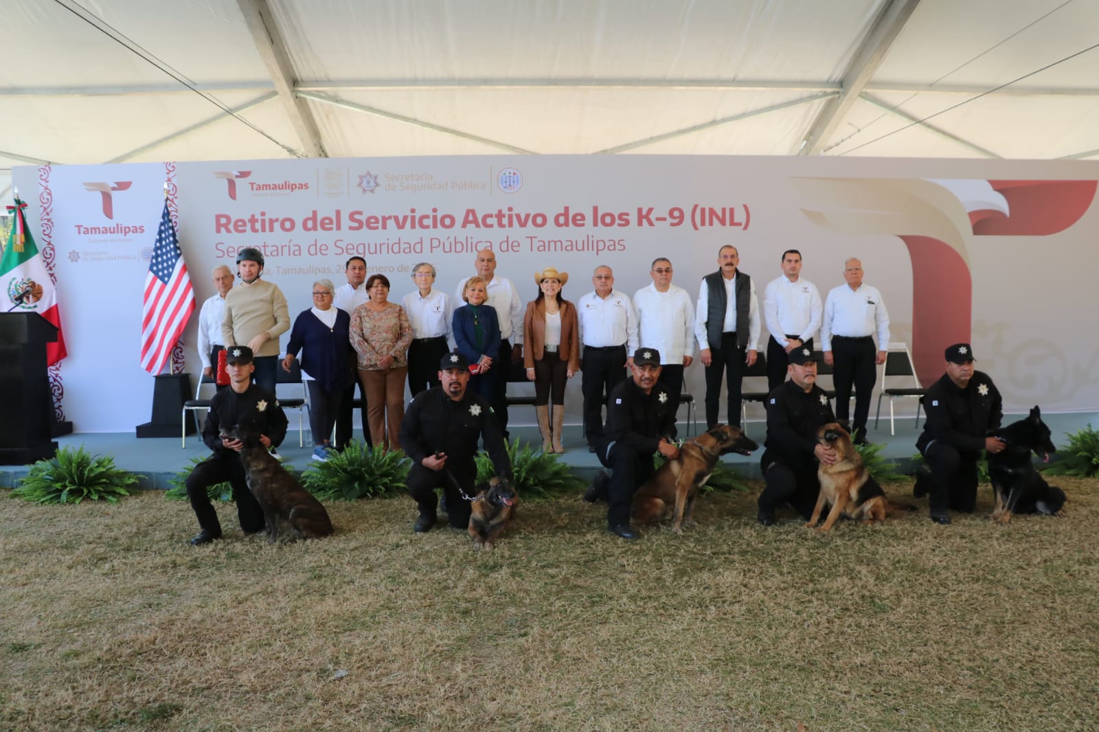 La SSPT despide con honores a ejemplares caninos tras su labor en el servicio activo