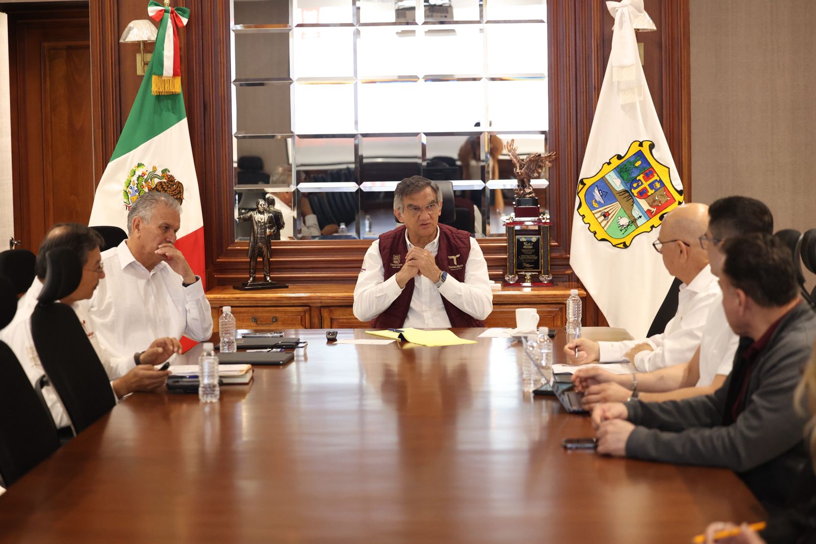 El gobernador Américo Villarreal expresa su apoyo a la Secretaría de Salud en la estrategia contra el dengue en la zona conurbada