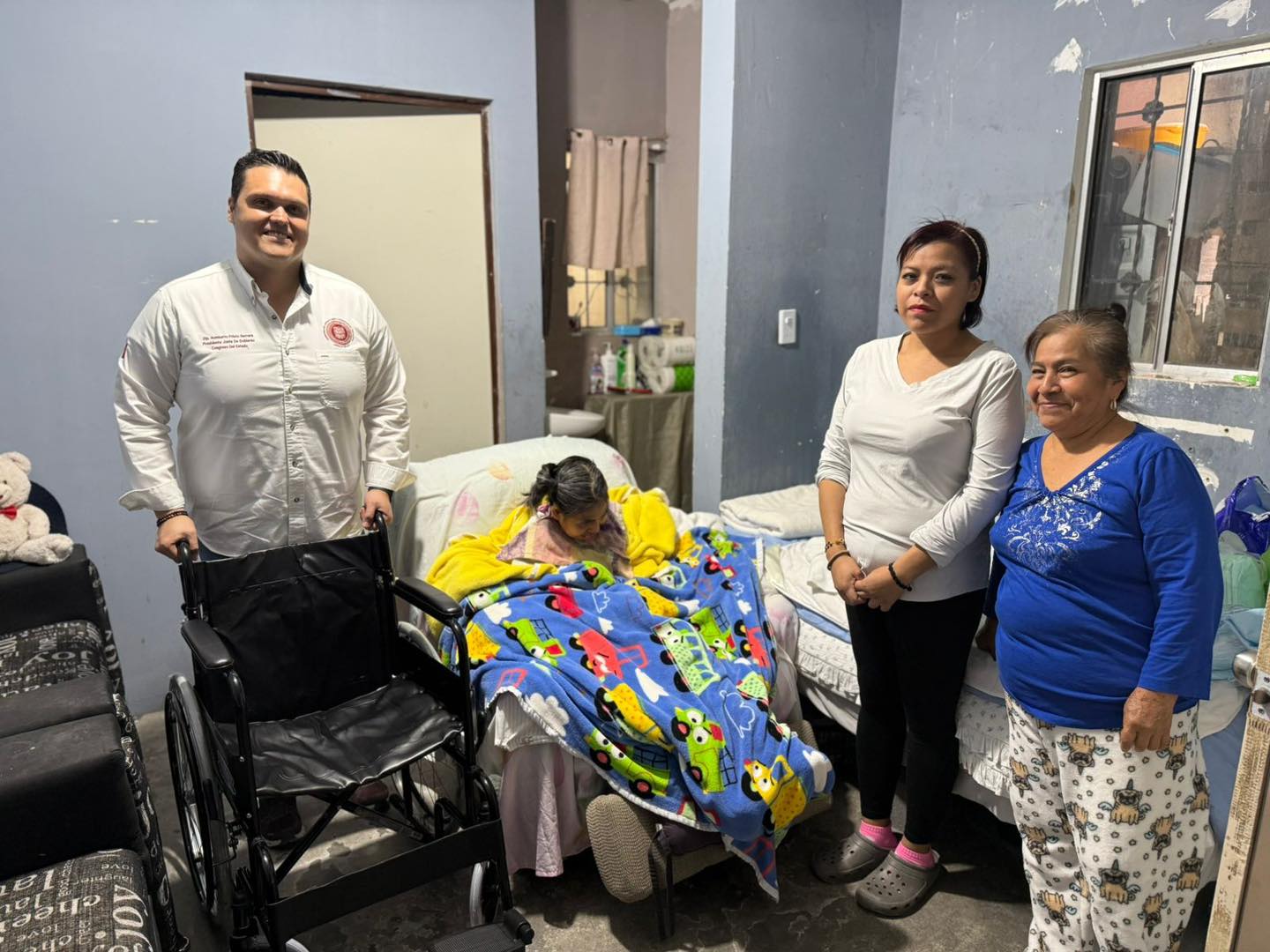 Diputado Humberto Prieto cerca de las familias atiende peticiones en la colonia Margarita Maza de Juárez en Reynosa