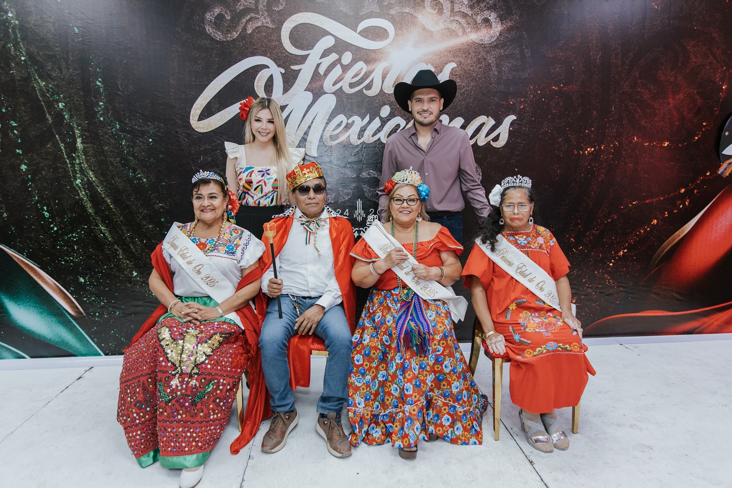 El alcalde Beto Granados encabeza la coronación de la reina de la Casa del Adulto Mayor en Matamoros